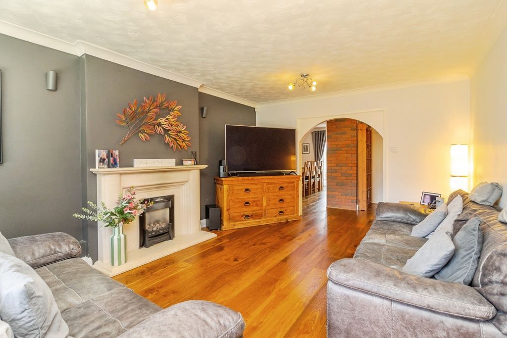Property photo 3 of 35 Pbox-Img.Jpg