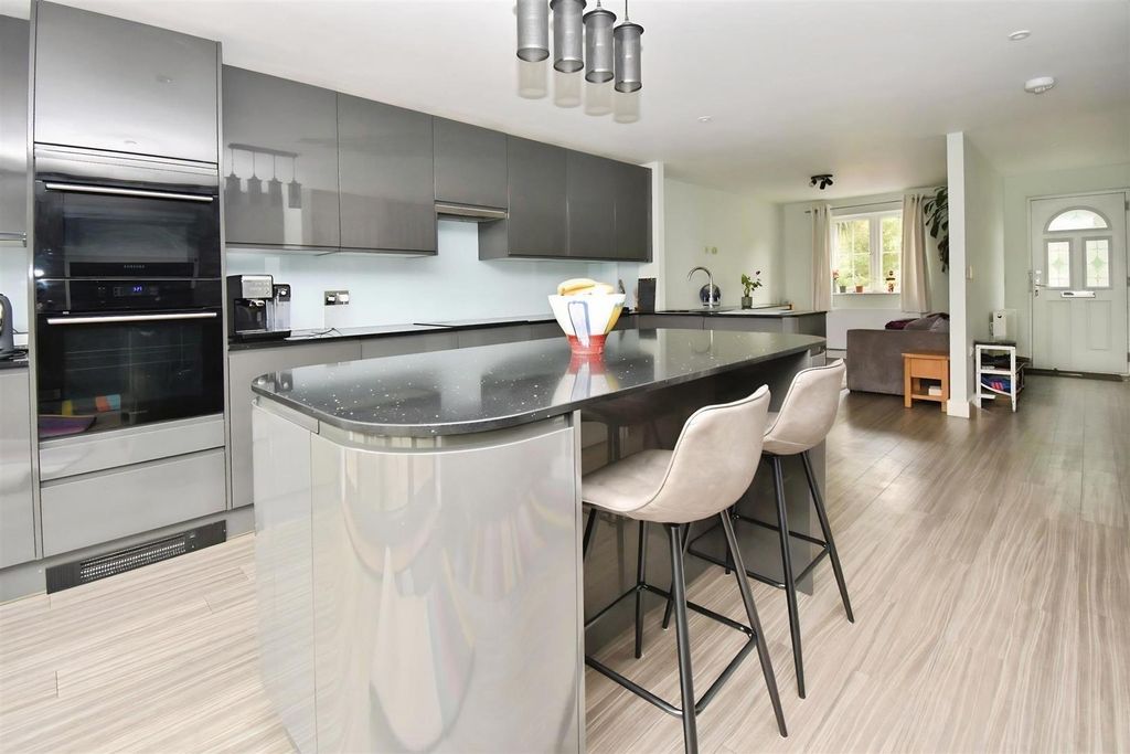 Property photo 3 of 19 User_Edited_Photo-2A153462_User-Edited-B7138Bb1-Fe