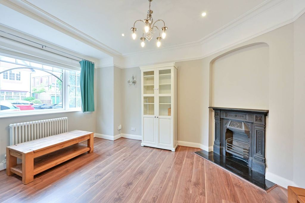 Property photo 2 of 17