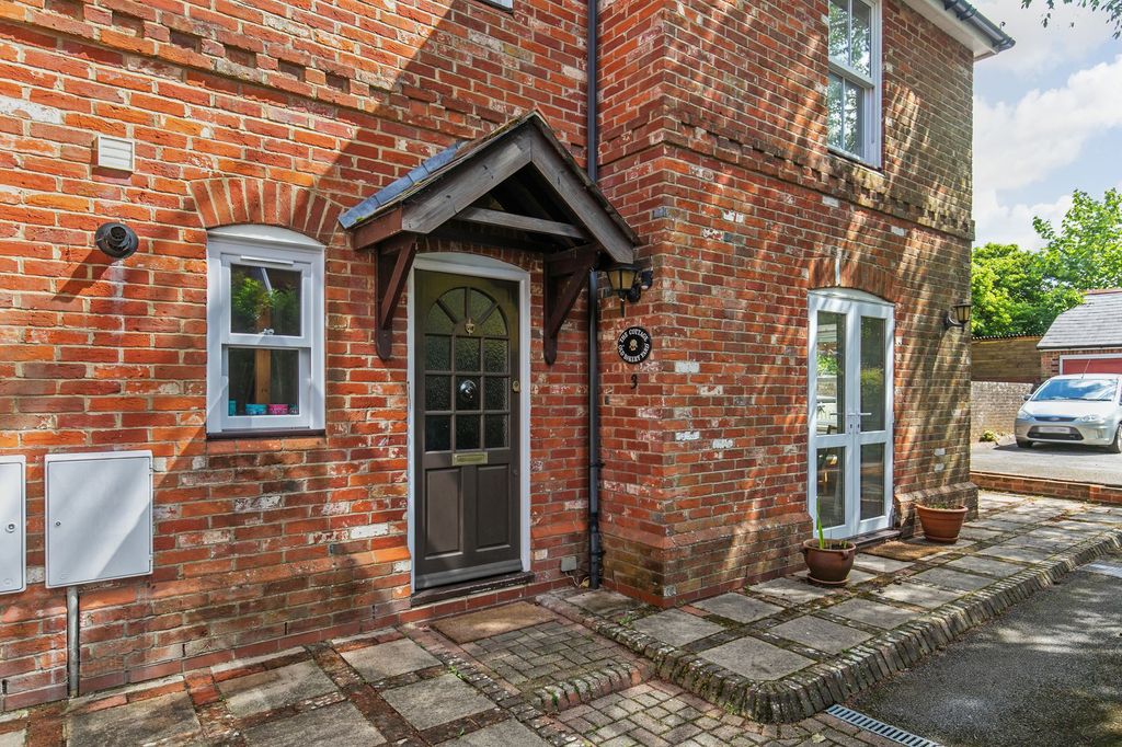 Property photo 1 of 8