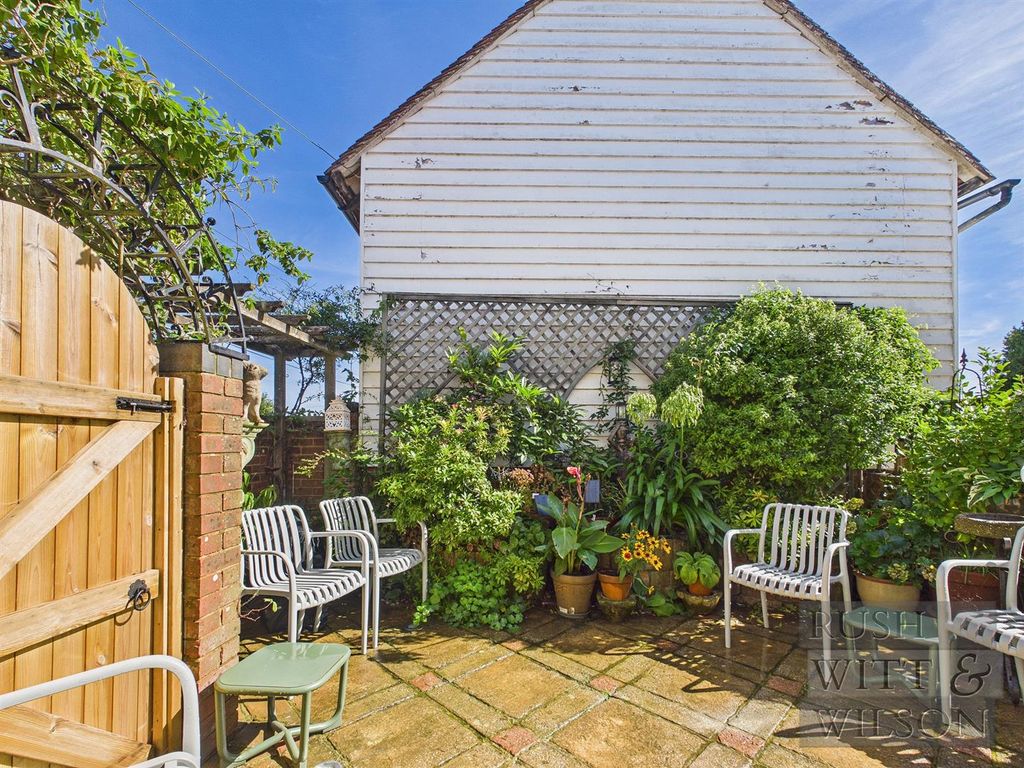 Property photo 2 of 23
