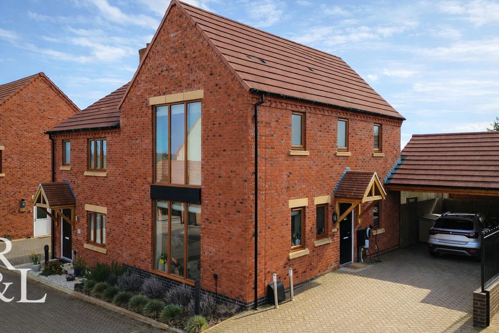 Property photo 1 of 28 7 Poplar Close (1).Png