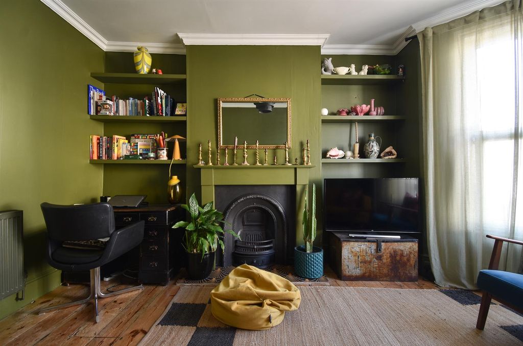 Property photo 2 of 19 Living Room