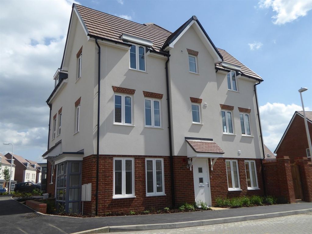 Property photo 1 of 11 129823_T_Addresses_66118.Jpg