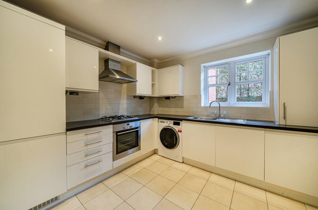 Property photo 3 of 16 1420746-2-699F0F0...