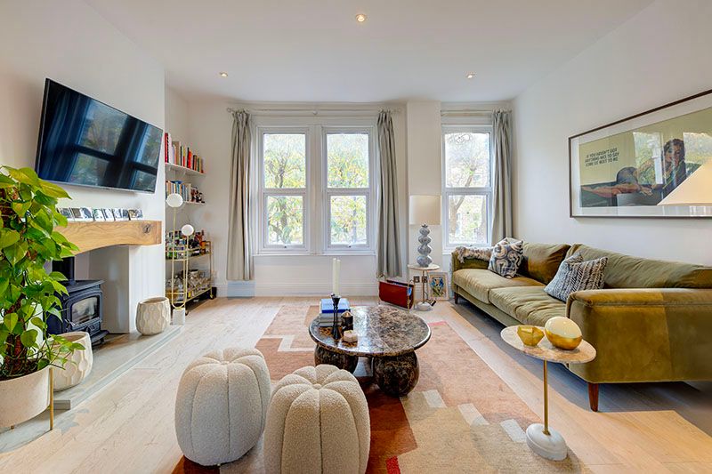 Property photo 1 of 8 Sitting Room