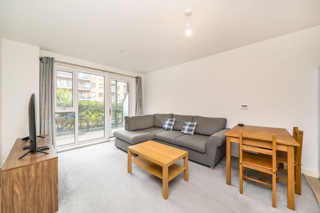 Property photo 2 of 6