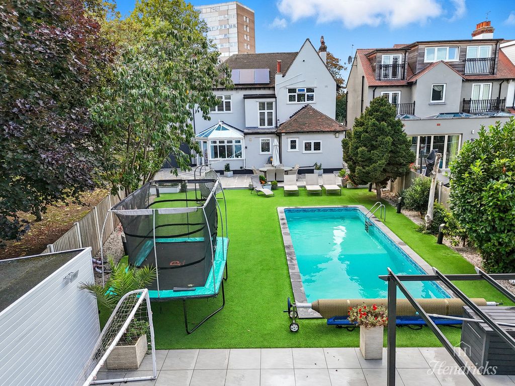 Property photo 3 of 48