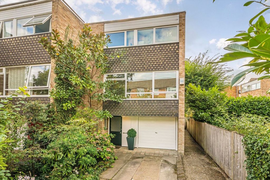 Property photo 1 of 9