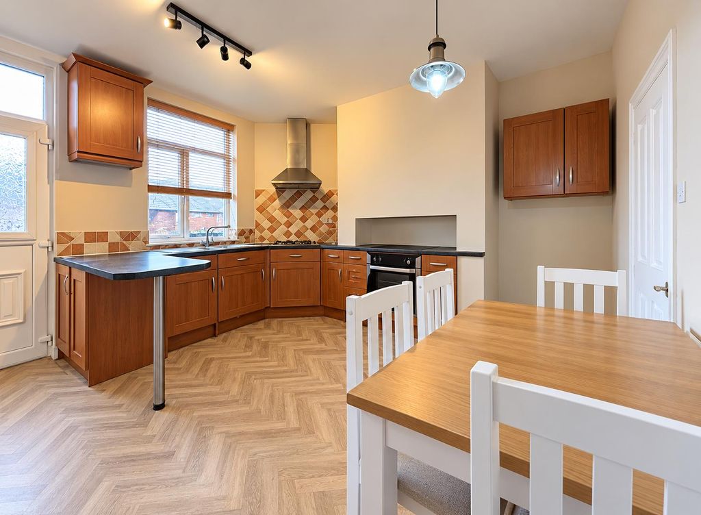 Property photo 3 of 8 Ad141Dd4-6B60-45Ad-B8Fa-4CD331226731.Png