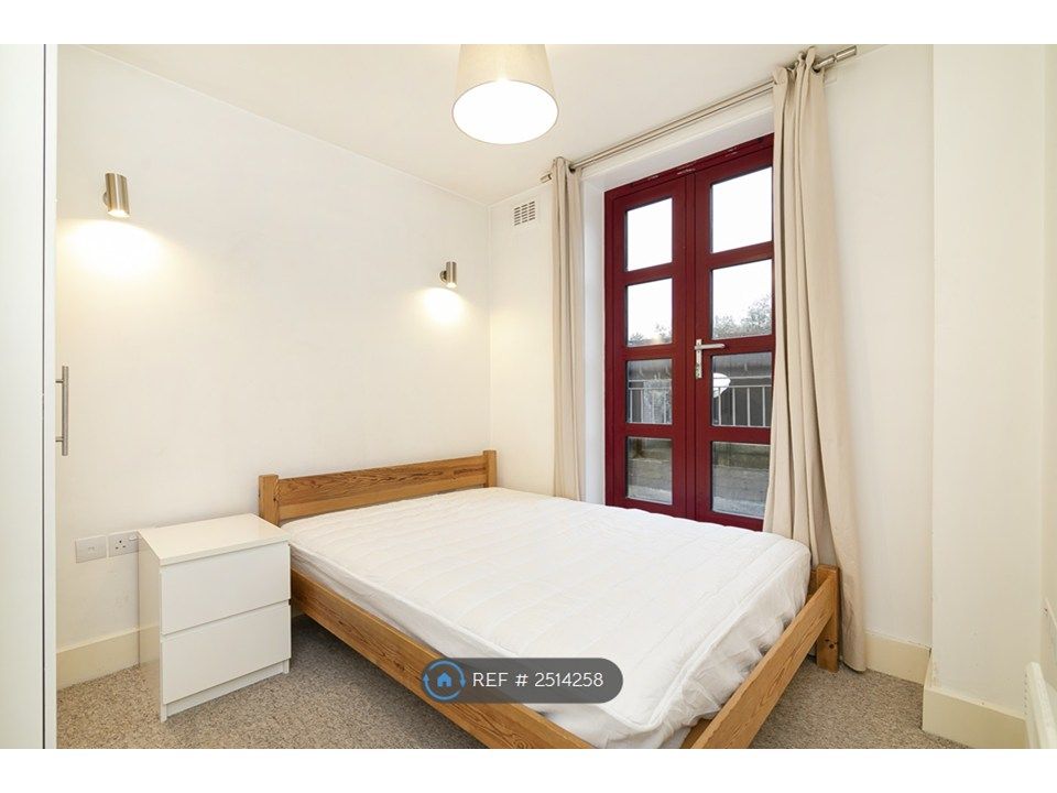Property photo 2 of 35