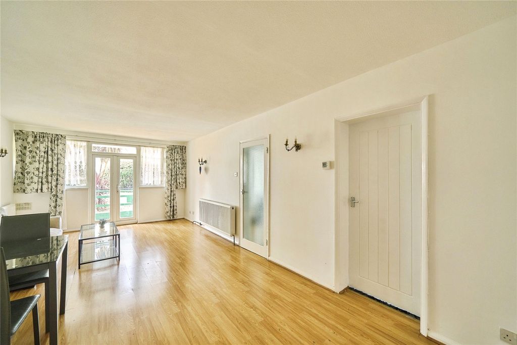 Property photo 3 of 19 Picture No. 10
