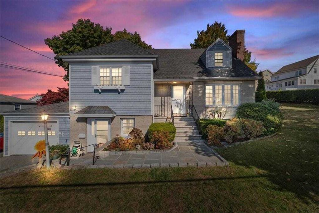 Property photo 1 of 28
