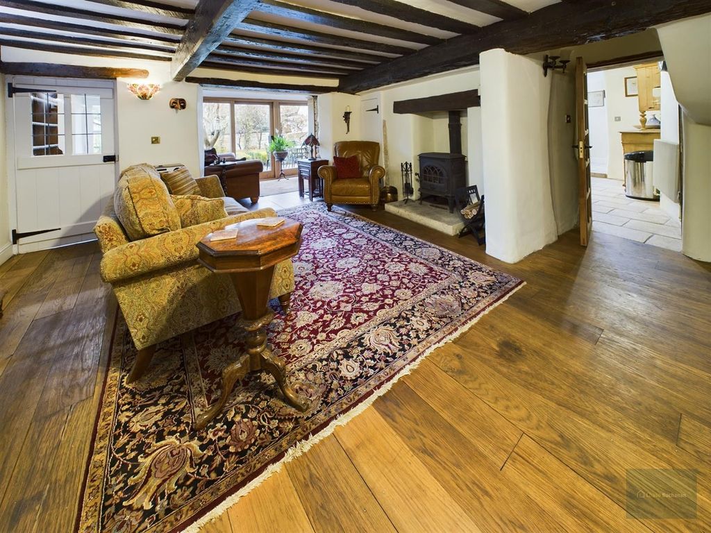 Property photo 2 of 22 Cam02558G0-Pr0076-St