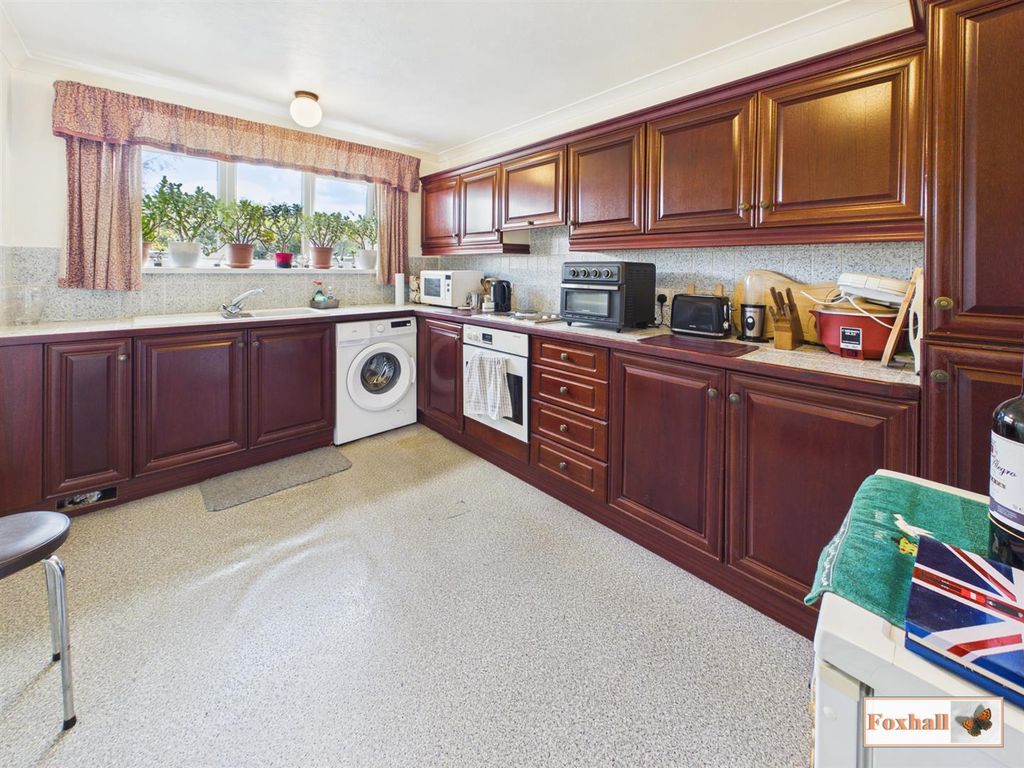 Property photo 2 of 17 Kitchen