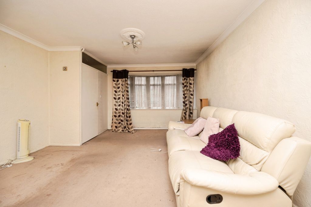 Property photo 3 of 19 Pbox-Img.Jpg