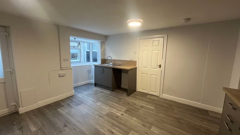 Property photo 3 of 10 Photo 2