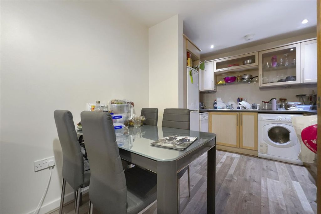 Property photo 3 of 10 059E633C-9E76-4Ed4-9F18-2DC77Bb22040.Jpg