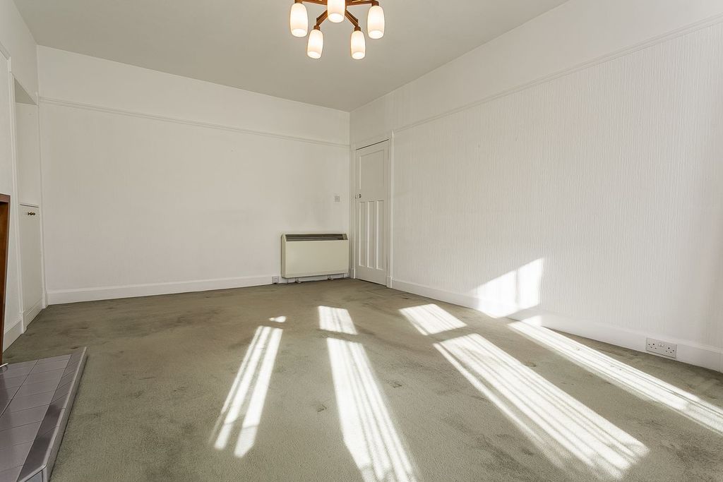 Property photo 3 of 26