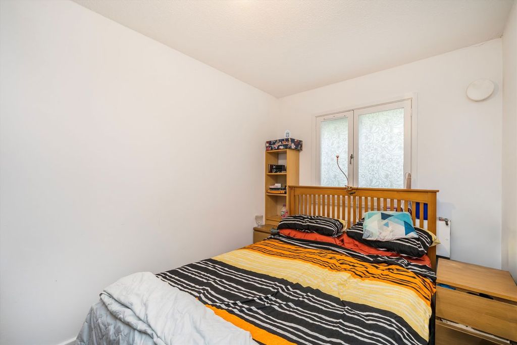 Property photo 2 of 4