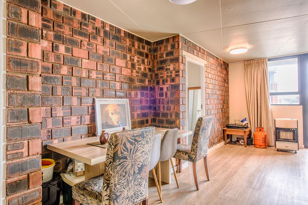 Property photo 1 of 18 Kw1695413