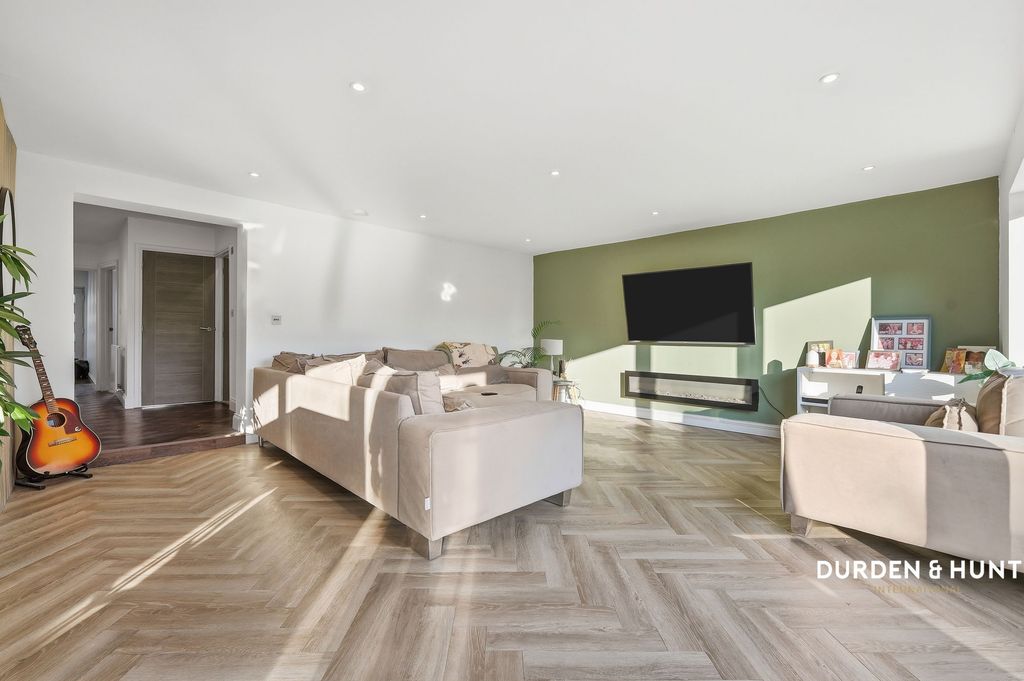 Property photo 3 of 25