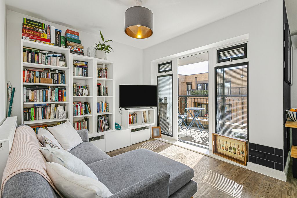 Property photo 1 of 17