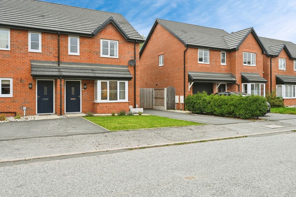 Property photo 1 of 17 Front