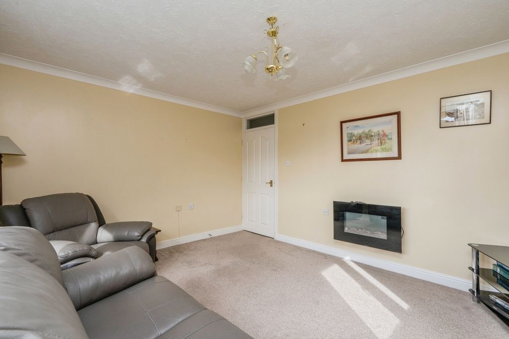 Property photo 3 of 11 Photo