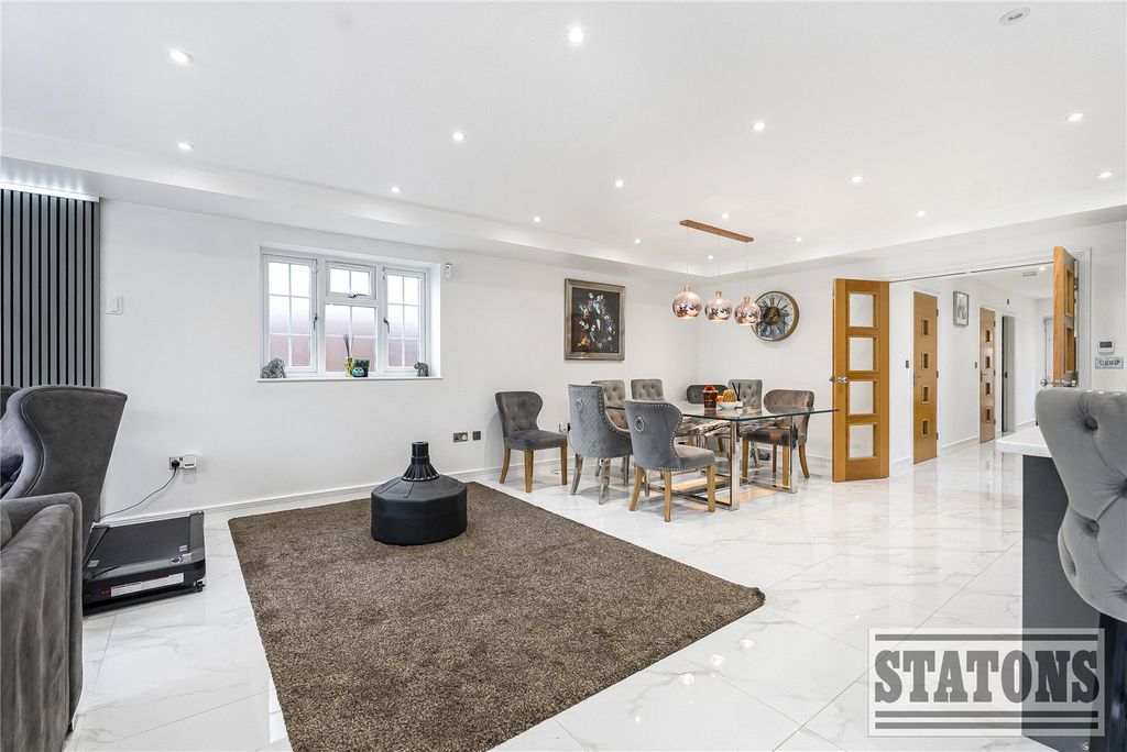 Property photo 2 of 31 Picture No. 22