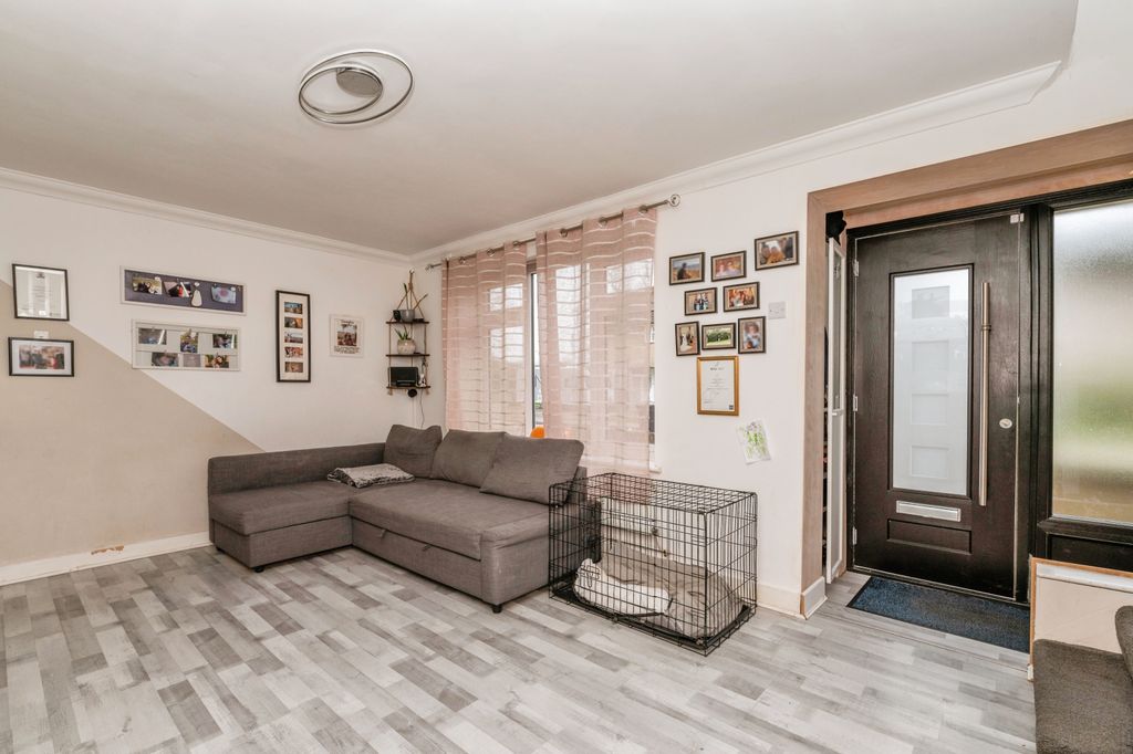 Property photo 3 of 17 Photography