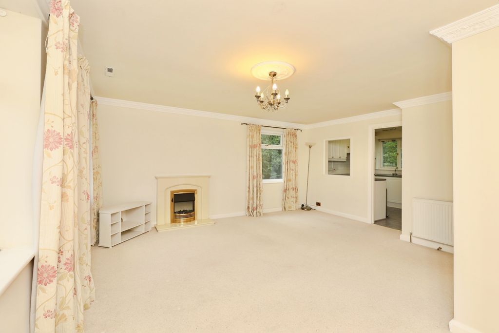 Property photo 3 of 17 Photo
