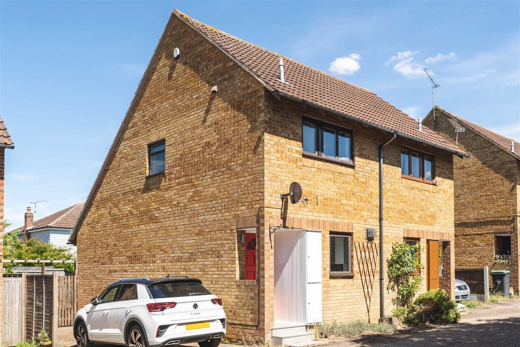 Property photo 1 of 10 Loompits Way-14.Jpg