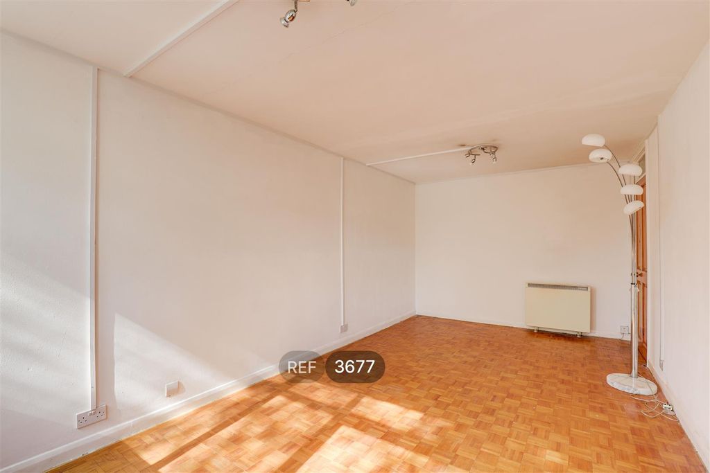 Property photo 3 of 11 Living Room