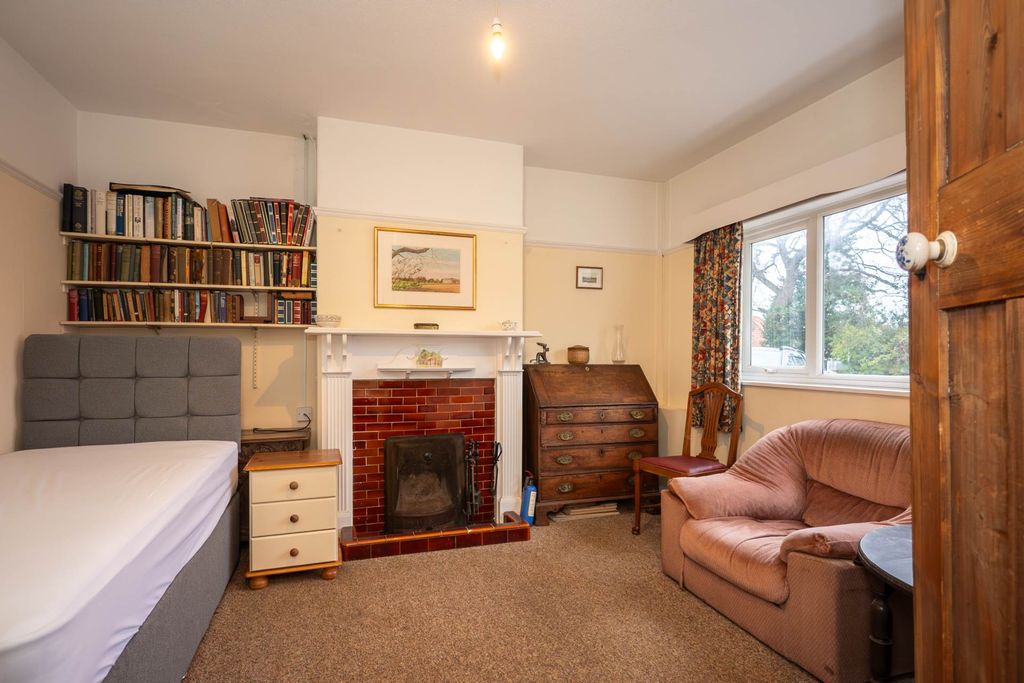 Property photo 2 of 25