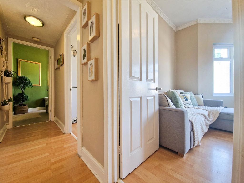 Property photo 2 of 11 Entrance Hallway