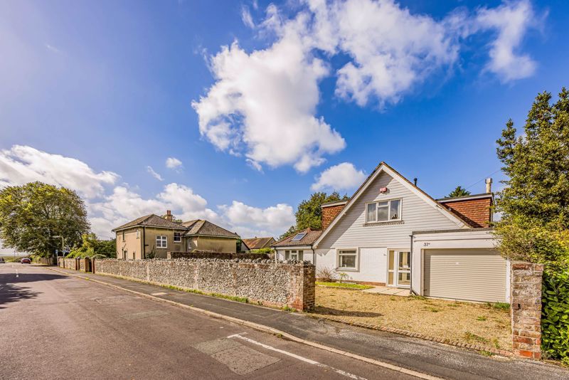 Property photo 1 of 25 Photo 27