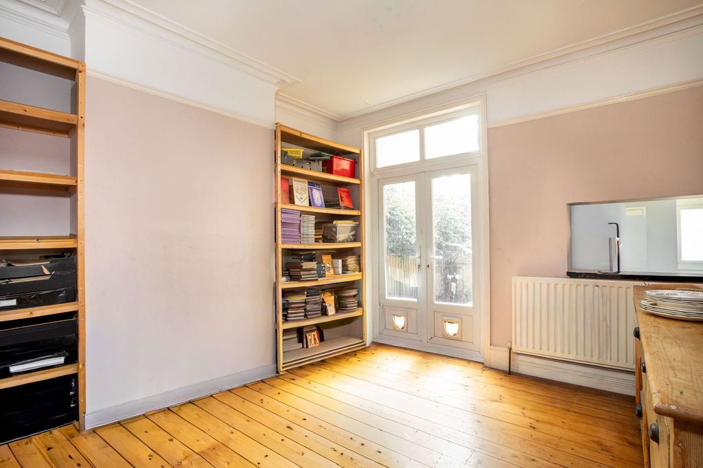 Property photo 3 of 11