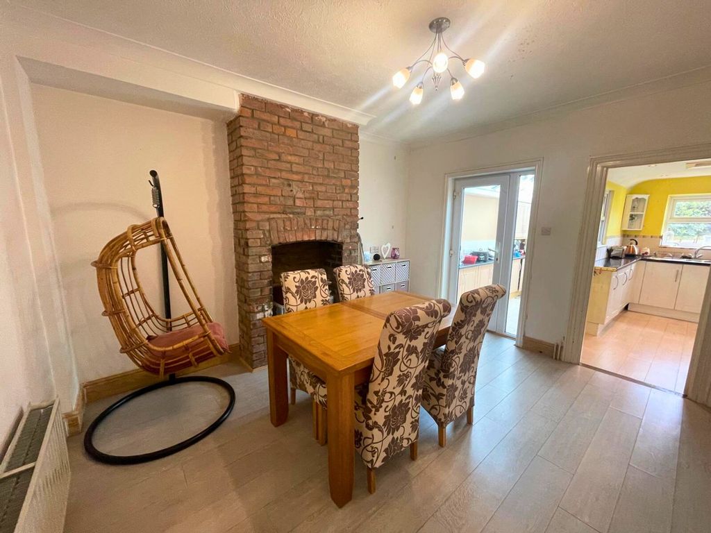 Property photo 2 of 19 Dining Area