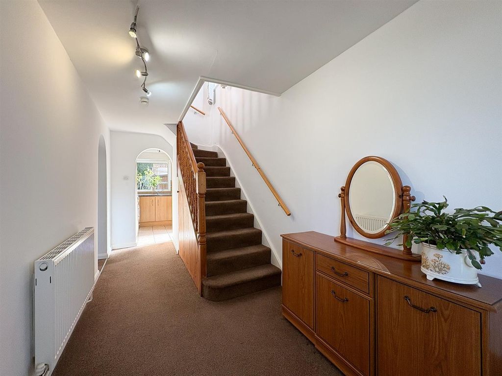 Property photo 3 of 18 Hallway-1.Jpg