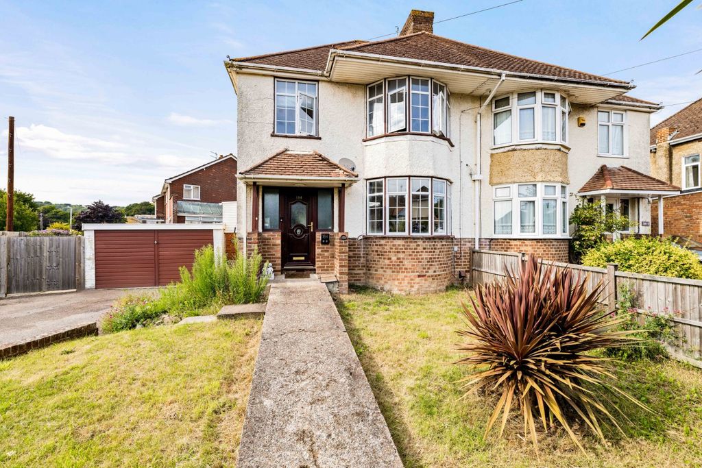 Property photo 2 of 18 Dolphins Road