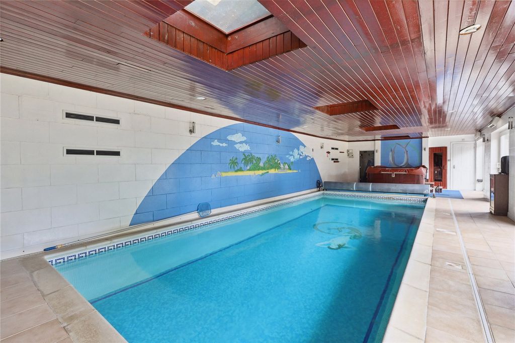 Property photo 2 of 17 Picture No. 14