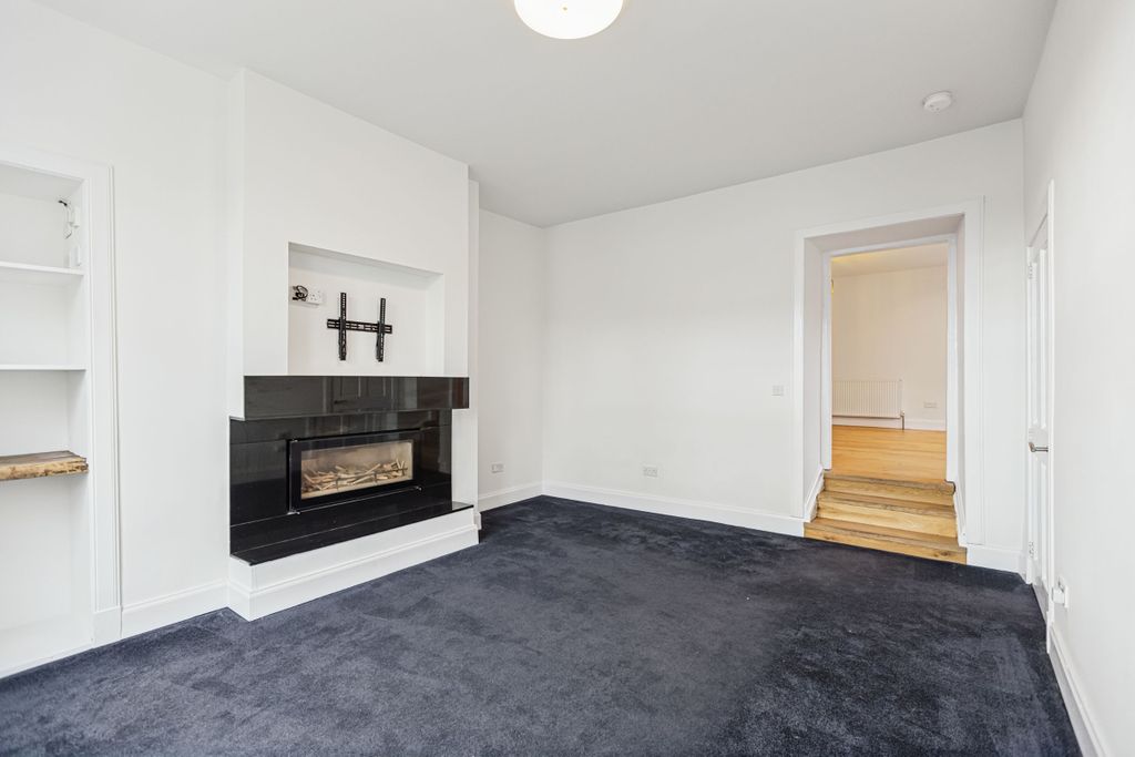 Property photo 2 of 40