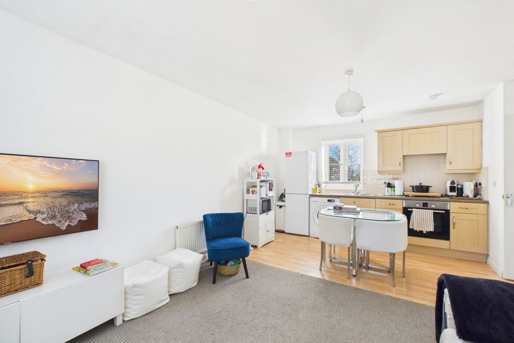 Property photo 3 of 8 Open Plan