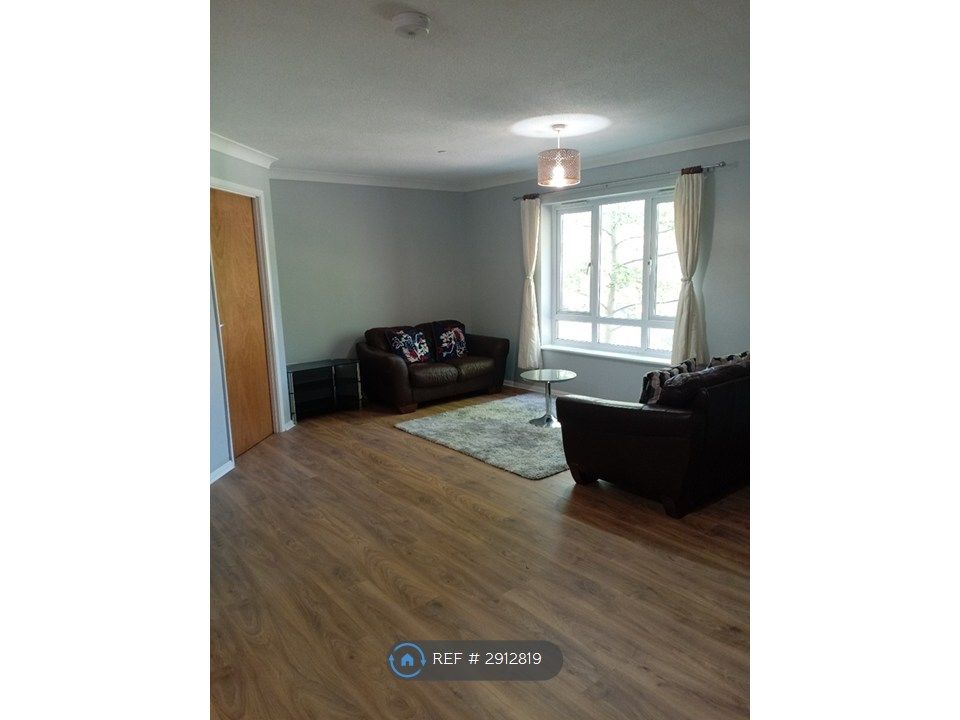 Property photo 1 of 13 Lounge