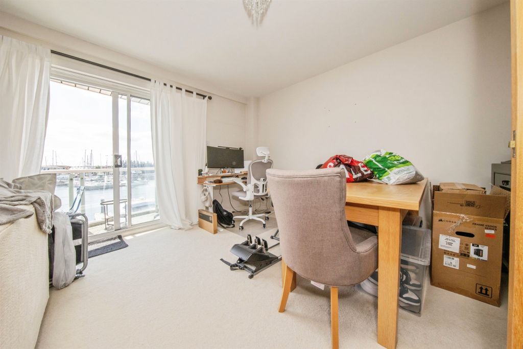 2 bed flat for saleNeptune Square, Ipswich IP4 photo 5
