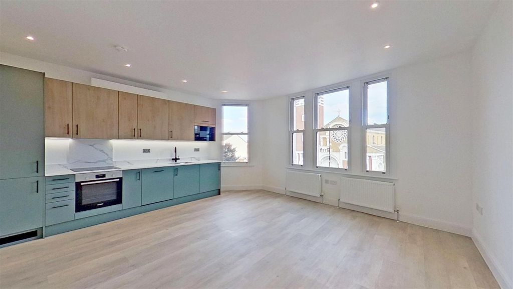 Property photo 1 of 11 Tff-178-Mitcham-Road-Tooting-Sw17-08092025_122951.