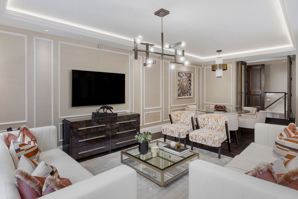 Property photo 2 of 21