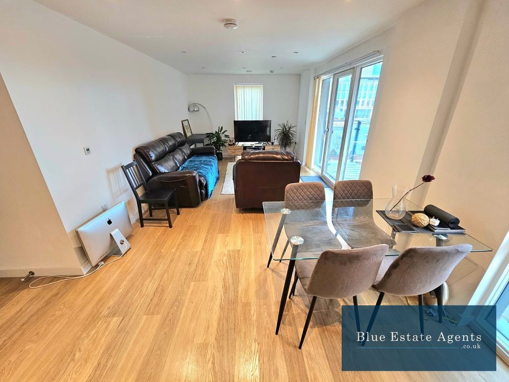 Property photo 2 of 9 Lounge