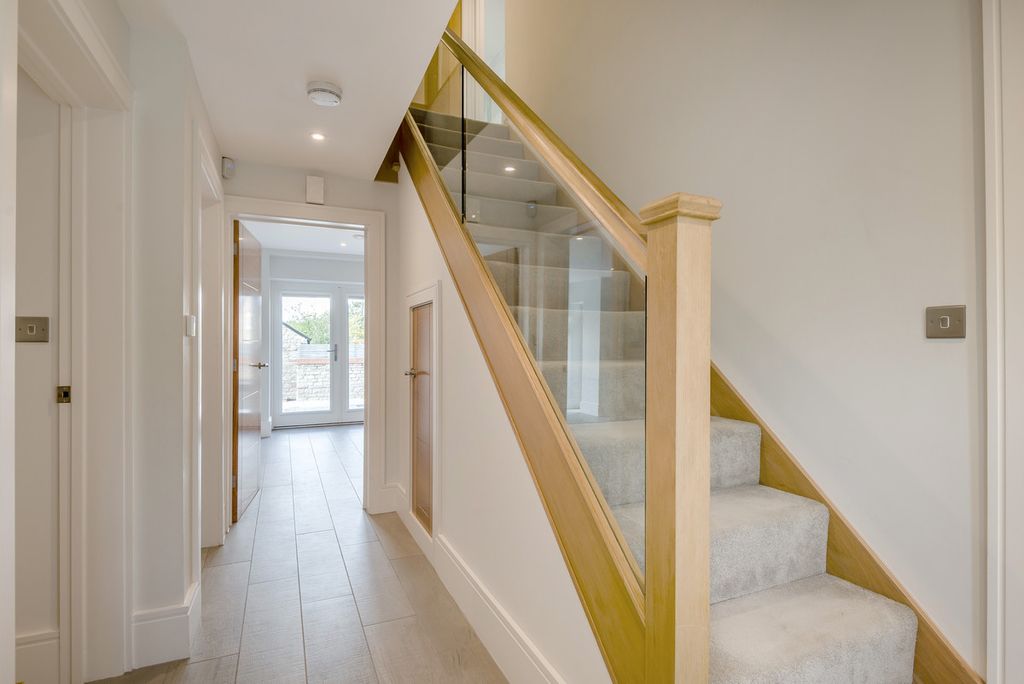 Property photo 3 of 21